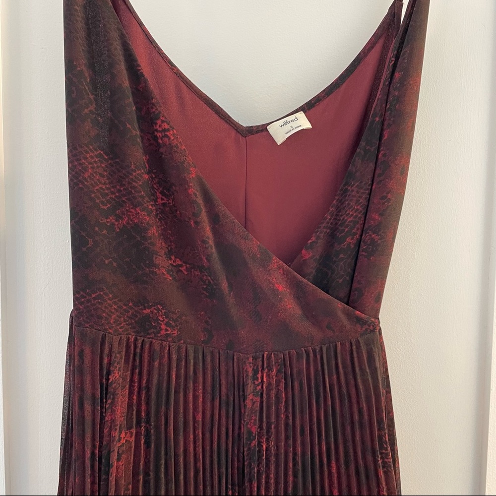 Aritzia Wilfred Pleated Midi Wrap Dress